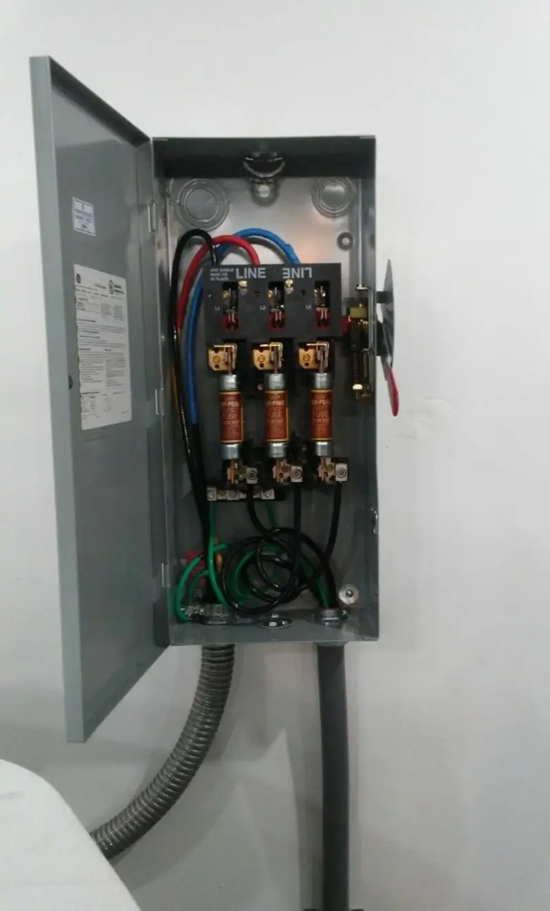 Three-phase disconnect switch installed for Smoke Detector Installation in Wahoo